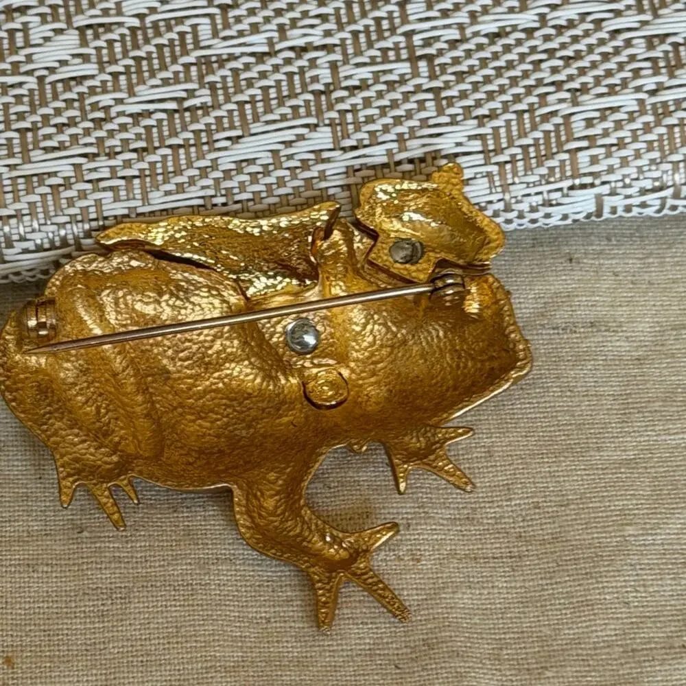 Vintage Gold Frog Prince Toad Brooch
